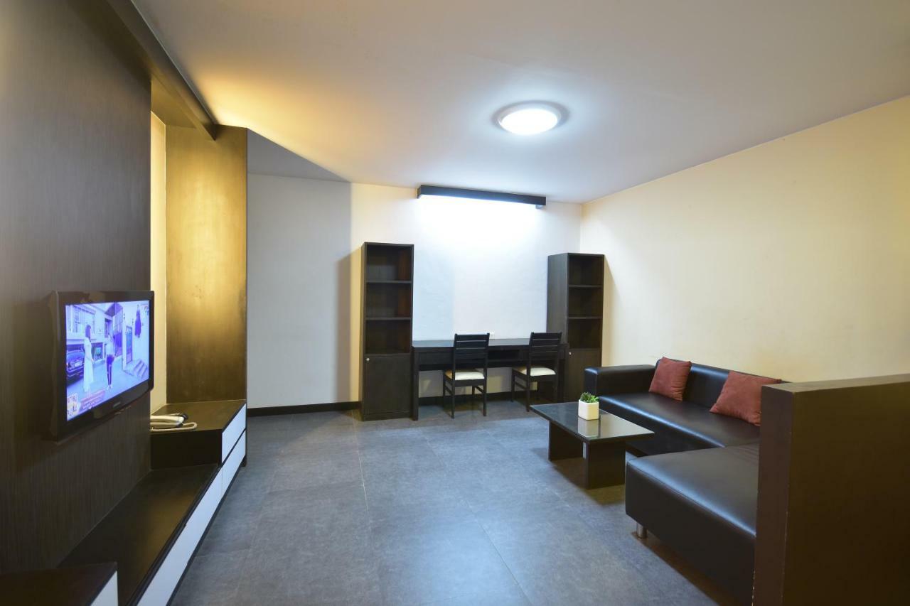 Loft Salaya Apartment Екстериор снимка
